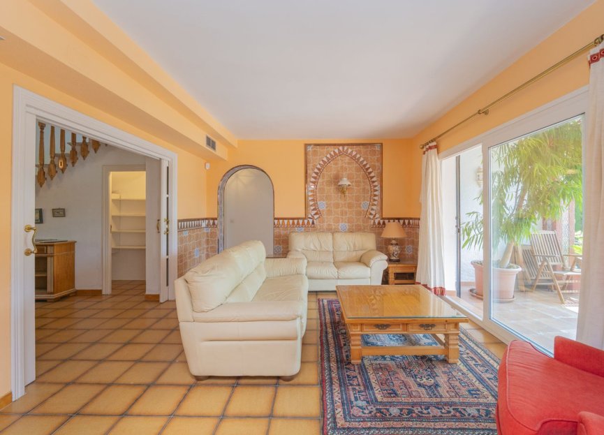 Resale - House - Detached Villa - Marbella - Marbella Centro