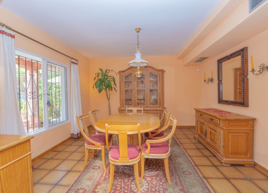 Resale - House - Detached Villa - Marbella - Marbella Centro