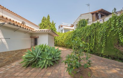 Resale - House - Detached Villa - Marbella - Marbella Centro