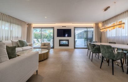 Resale - House - Detached Villa - Marbella - Puerto Banús