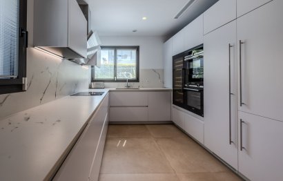 Resale - House - Detached Villa - Marbella - Puerto Banús