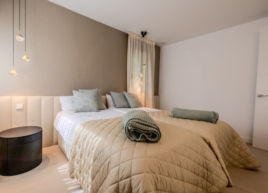 Resale - House - Detached Villa - Marbella - Puerto Banús