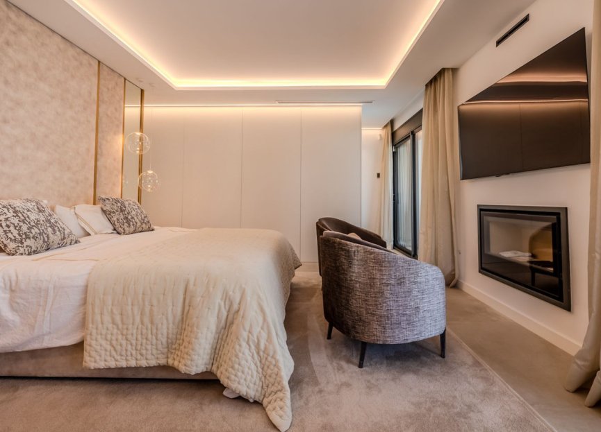 Resale - House - Detached Villa - Marbella - Puerto Banús