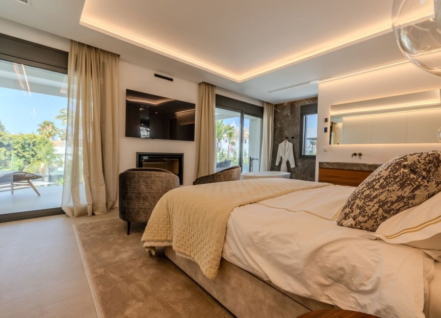 Resale - House - Detached Villa - Marbella - Puerto Banús