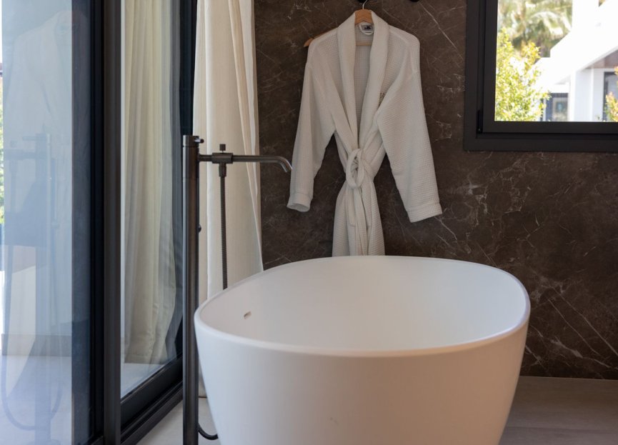 Resale - House - Detached Villa - Marbella - Puerto Banús