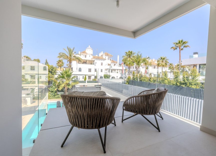 Resale - House - Detached Villa - Marbella - Puerto Banús