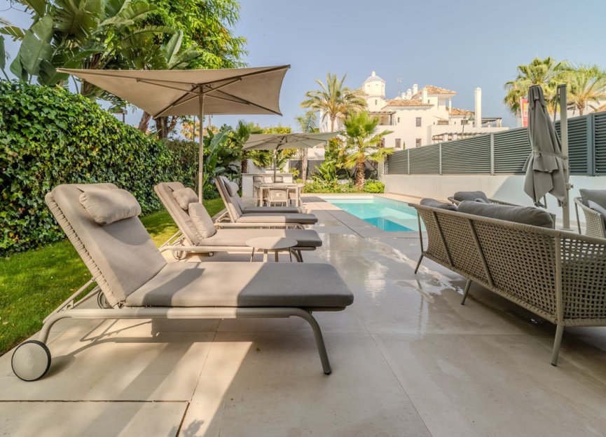 Resale - House - Detached Villa - Marbella - Puerto Banús