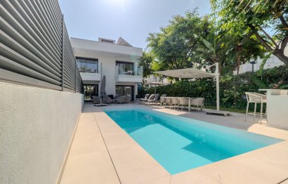 Resale - House - Detached Villa - Marbella - Puerto Banús