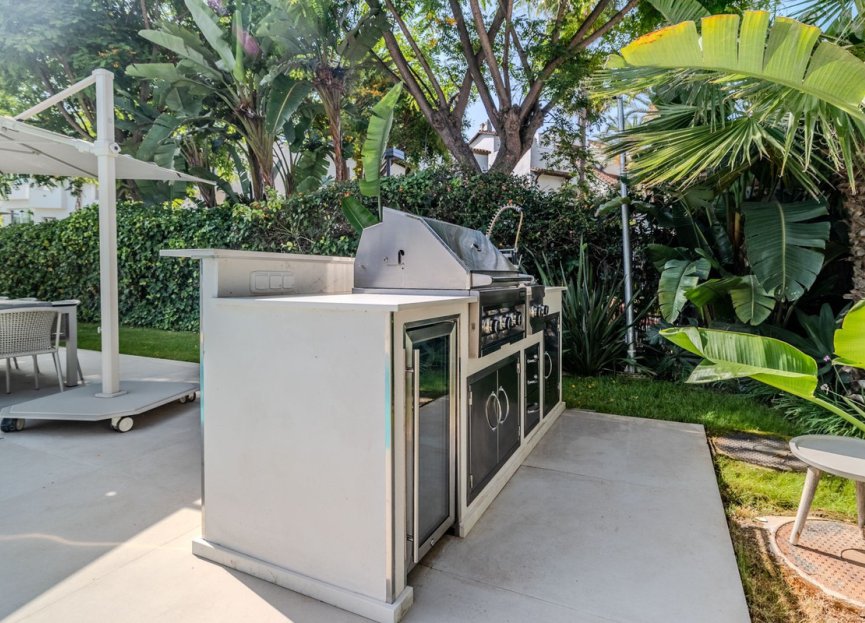 Resale - House - Detached Villa - Marbella - Puerto Banús