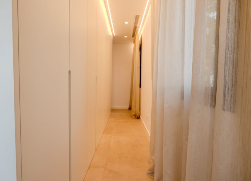 Resale - House - Detached Villa - Marbella - Puerto Banús