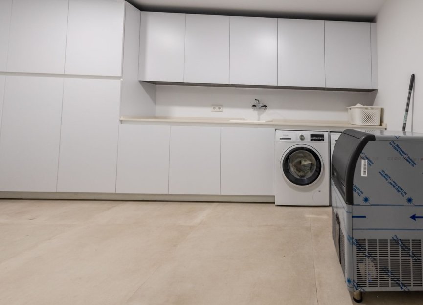 Resale - House - Detached Villa - Marbella - Puerto Banús