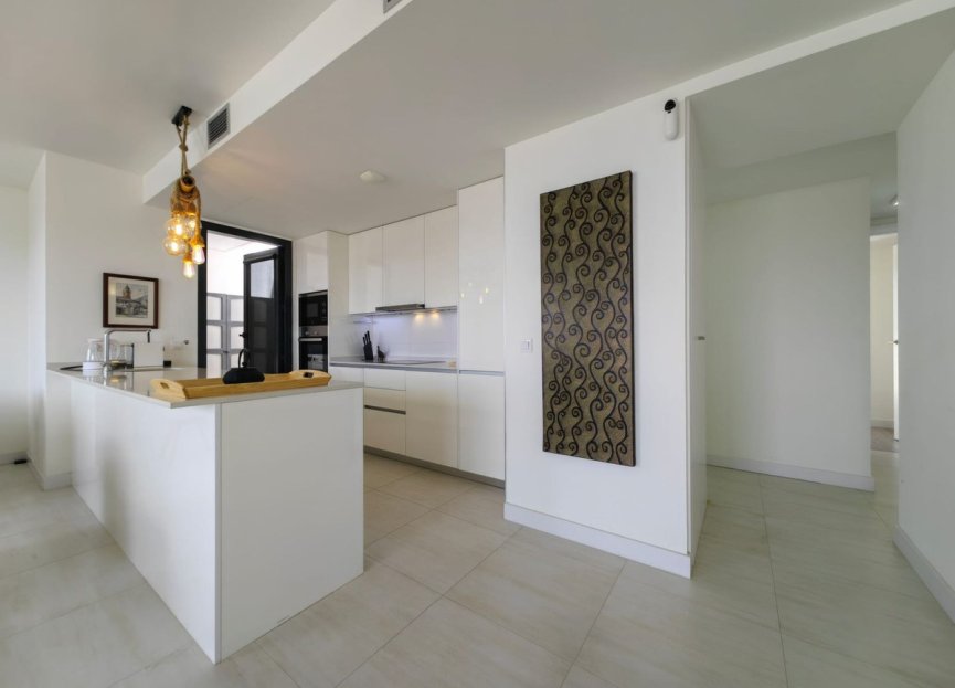 Resale - Apartment - Penthouse - Estepona - Estepona Centro