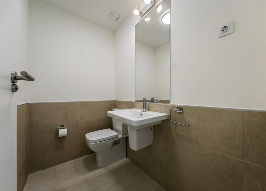 Resale - Apartment - Penthouse - Estepona - Estepona Centro