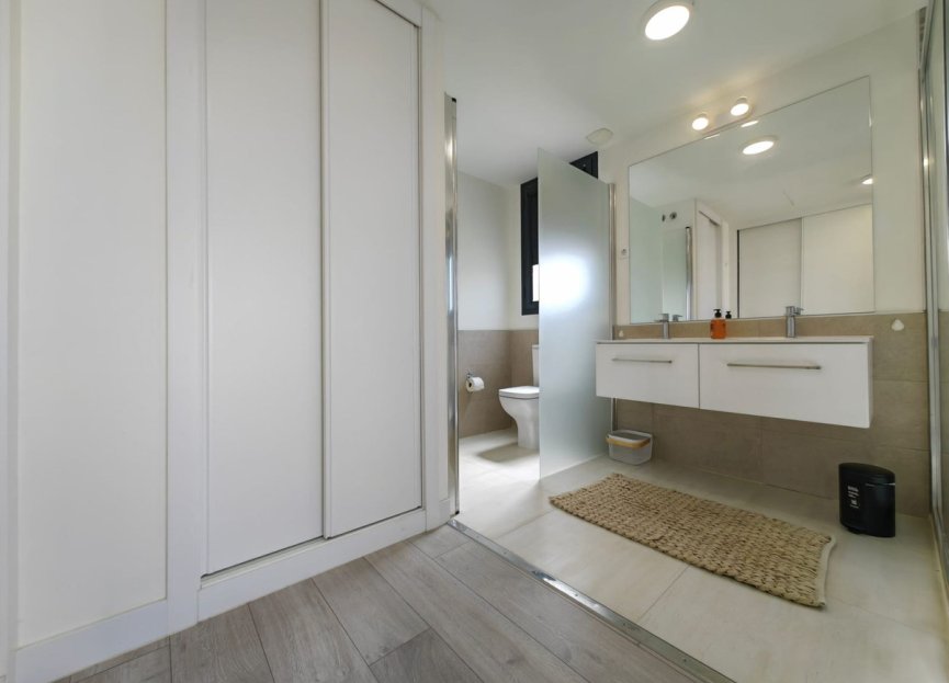 Resale - Apartment - Penthouse - Estepona - Estepona Centro