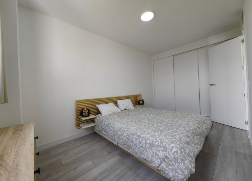 Resale - Apartment - Penthouse - Estepona - Estepona Centro