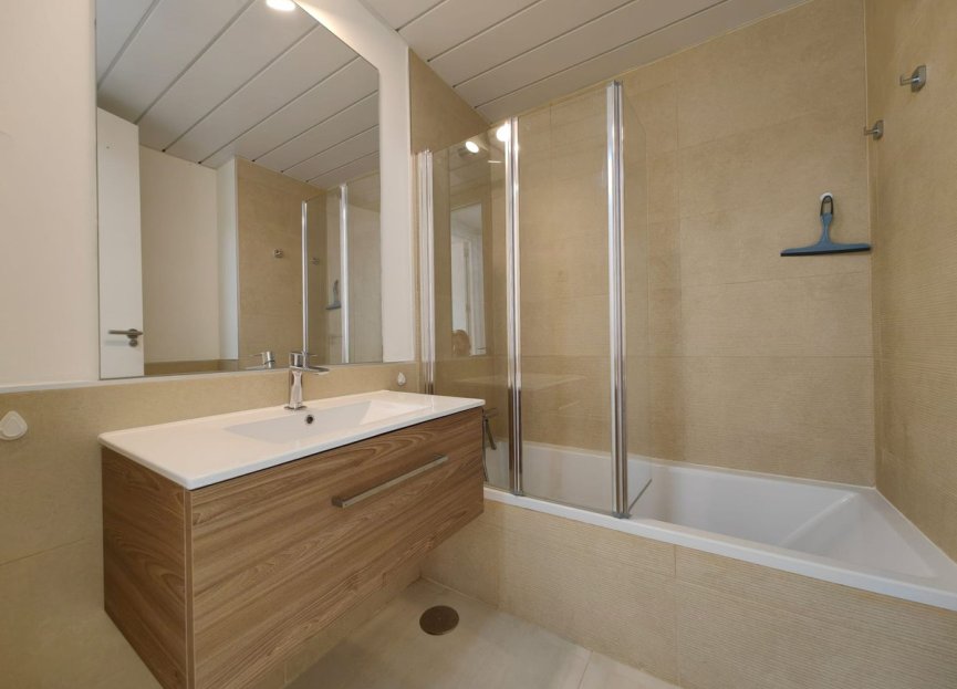 Resale - Apartment - Penthouse - Estepona - Estepona Centro