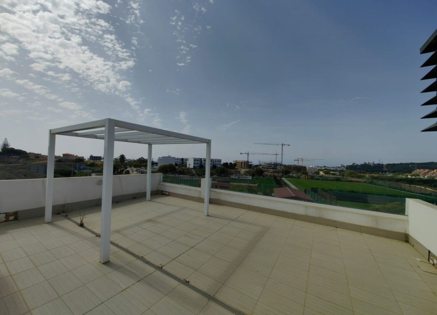 Resale - Apartment - Penthouse - Estepona - Estepona Centro