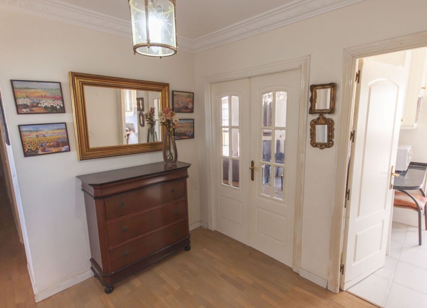 Resale - Apartment - Top Floor Apartment - Estepona - Estepona Centro