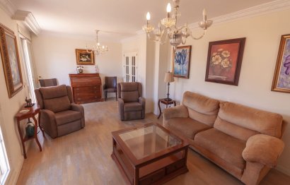 Resale - Apartment - Top Floor Apartment - Estepona - Estepona Centro