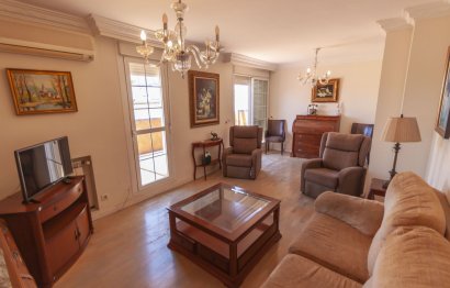 Resale - Apartment - Top Floor Apartment - Estepona - Estepona Centro