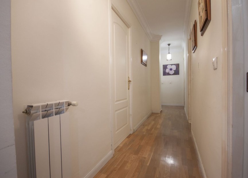 Resale - Apartment - Top Floor Apartment - Estepona - Estepona Centro