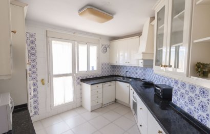 Resale - Apartment - Top Floor Apartment - Estepona - Estepona Centro