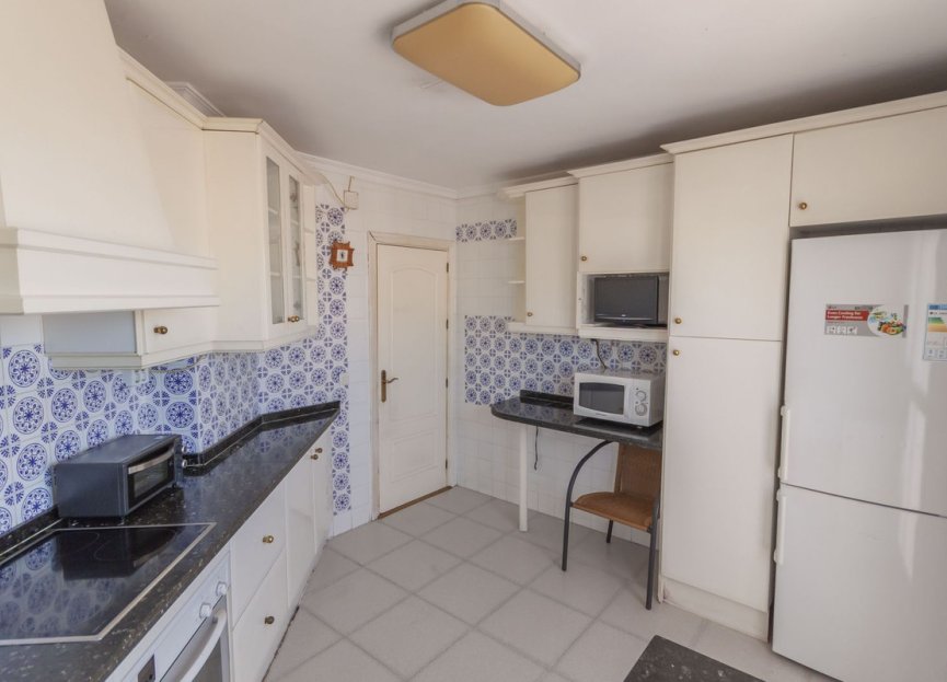 Resale - Apartment - Top Floor Apartment - Estepona - Estepona Centro