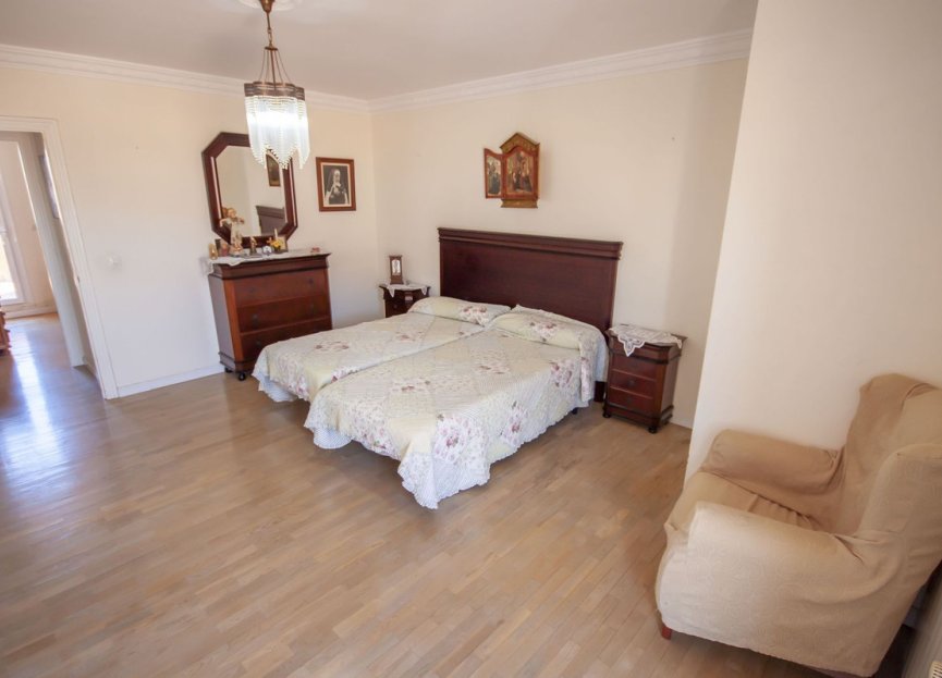 Resale - Apartment - Top Floor Apartment - Estepona - Estepona Centro