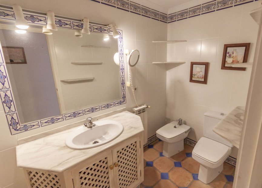 Resale - Apartment - Top Floor Apartment - Estepona - Estepona Centro