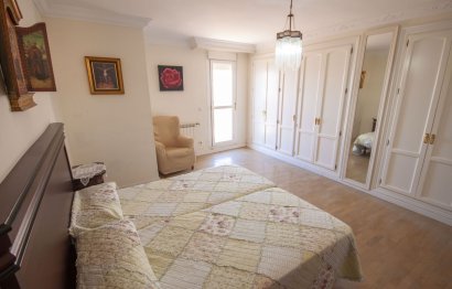 Resale - Apartment - Top Floor Apartment - Estepona - Estepona Centro