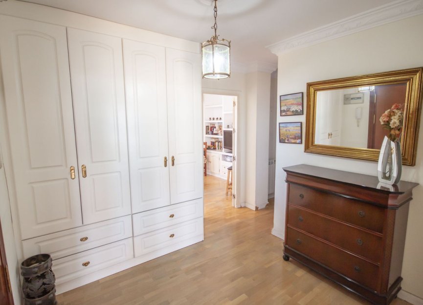 Resale - Apartment - Top Floor Apartment - Estepona - Estepona Centro