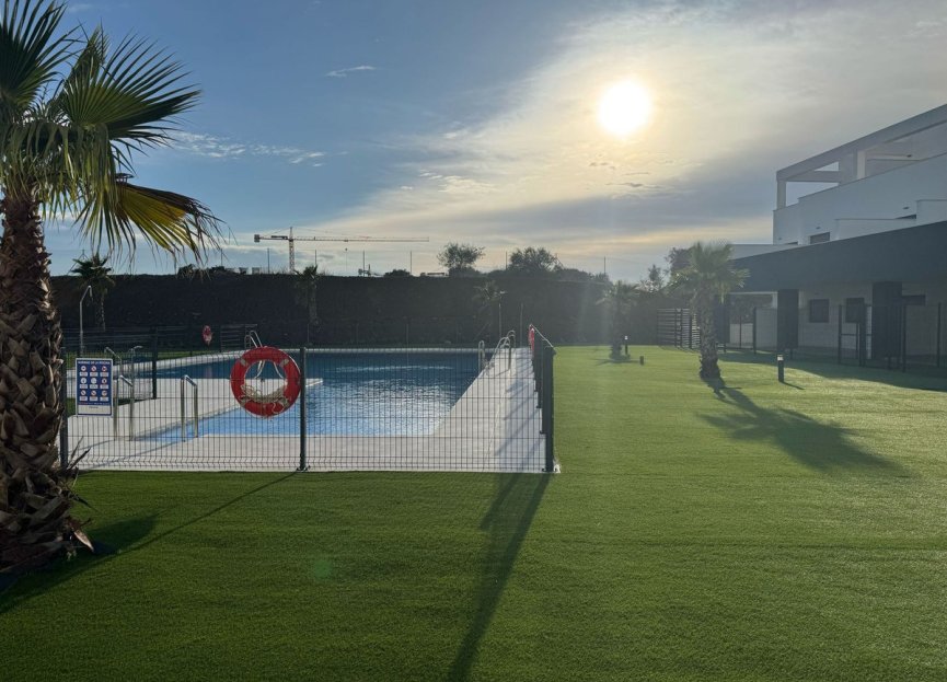 Resale - Ground floor apartment - Estepona - Estepona Centro