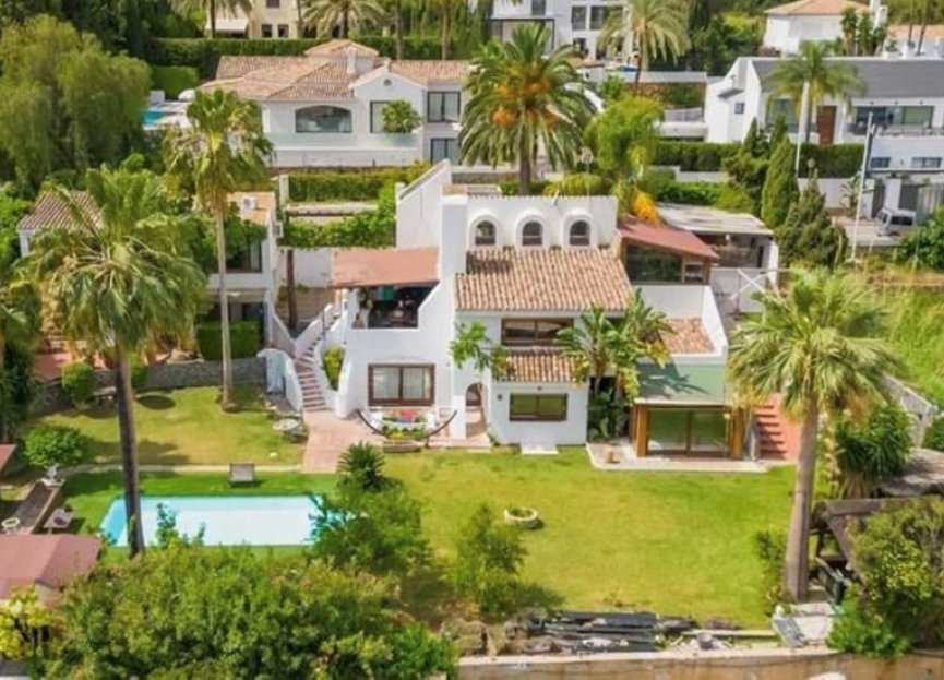 Resale - House - Detached Villa - Marbella - Nueva Andalucia