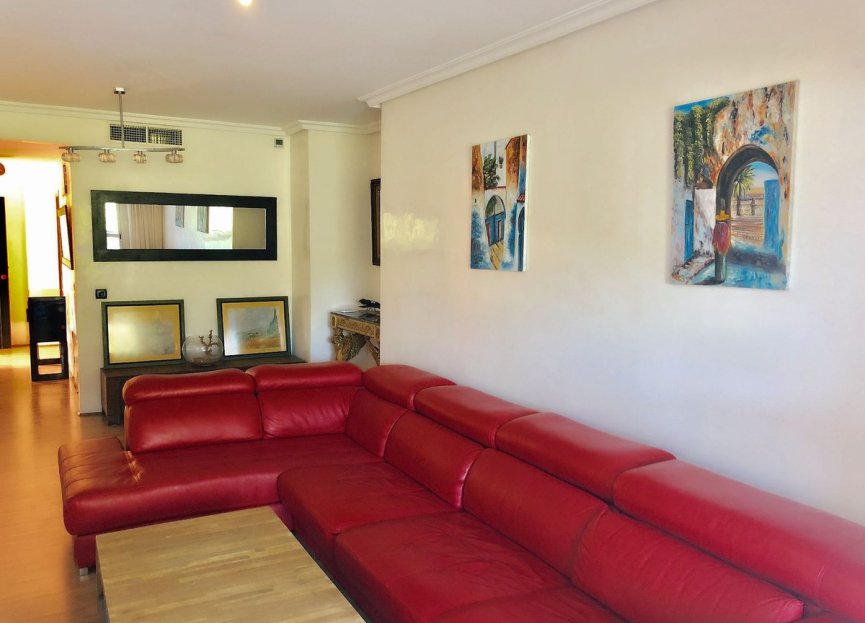 Resale - Apartment - Middle Floor Apartment - Marbella - Nueva Andalucia