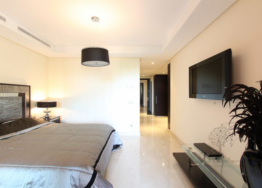 Resale - Ground floor apartment - Marbella - Puerto Banús