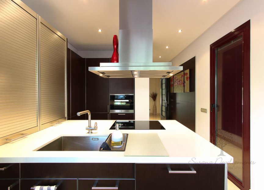 Resale - Ground floor apartment - Marbella - Puerto Banús