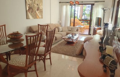 Resale - Apartment - Middle Floor Apartment - Estepona - Costalita