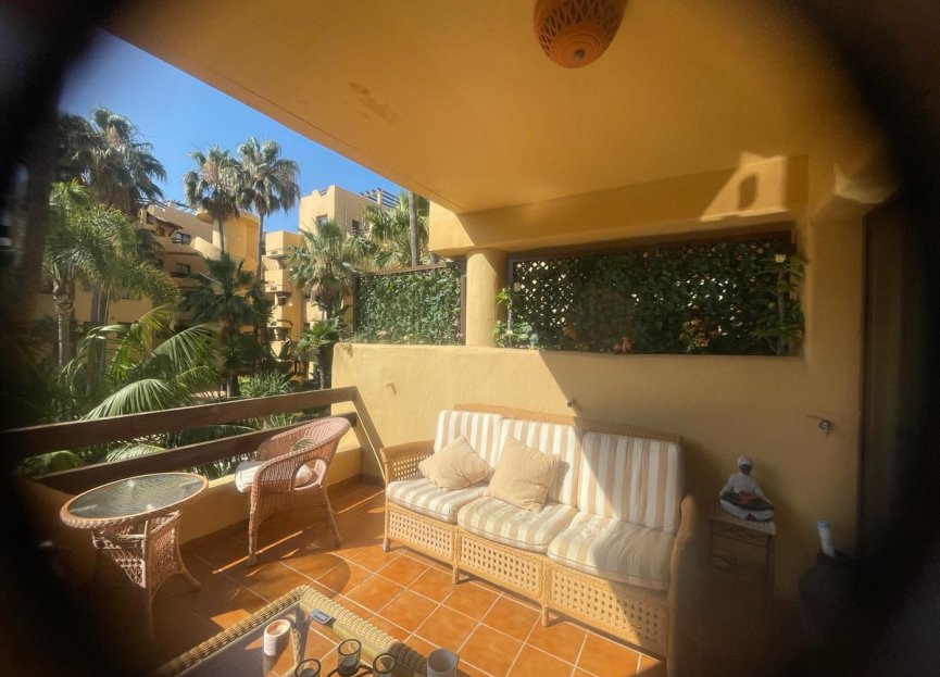 Resale - Apartment - Middle Floor Apartment - Estepona - Costalita