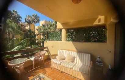 Resale - Apartment - Middle Floor Apartment - Estepona - Costalita