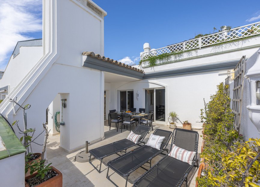 Resale - Apartment - Penthouse - Estepona - Estepona Centro