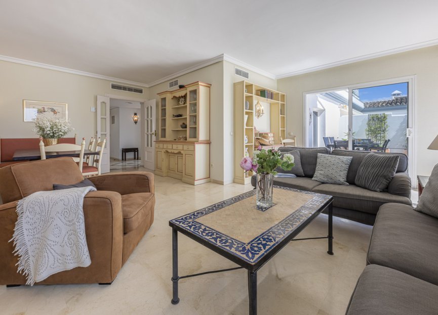 Resale - Apartment - Penthouse - Estepona - Estepona Centro