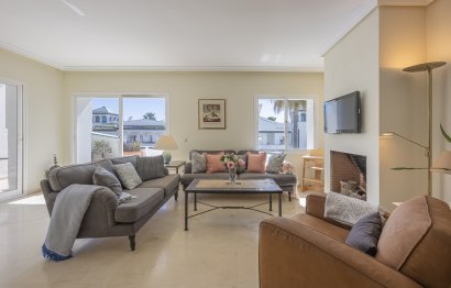 Resale - Apartment - Penthouse - Estepona - Estepona Centro