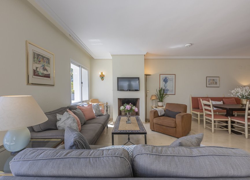 Resale - Apartment - Penthouse - Estepona - Estepona Centro