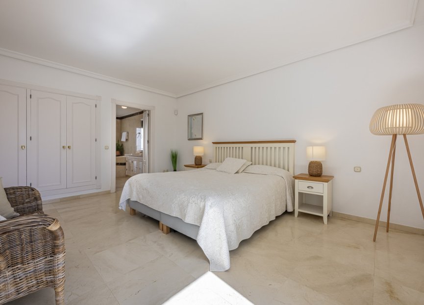 Resale - Apartment - Penthouse - Estepona - Estepona Centro