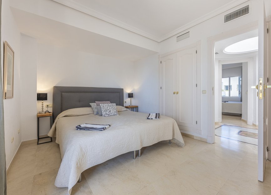 Resale - Apartment - Penthouse - Estepona - Estepona Centro