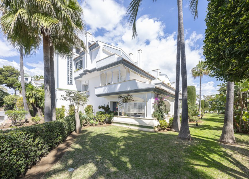 Resale - Apartment - Penthouse - Estepona - Estepona Centro