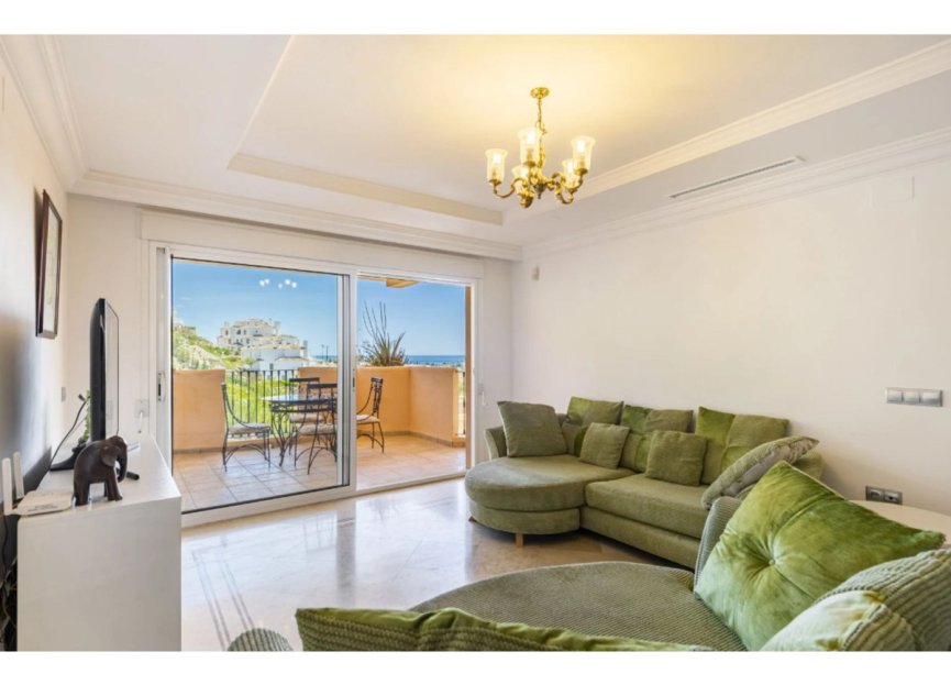 Resale - Apartment - Middle Floor Apartment - Marbella - Nueva Andalucia