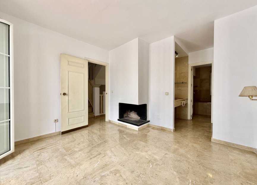 Resale - House - Townhouse - Marbella - Nueva Andalucia