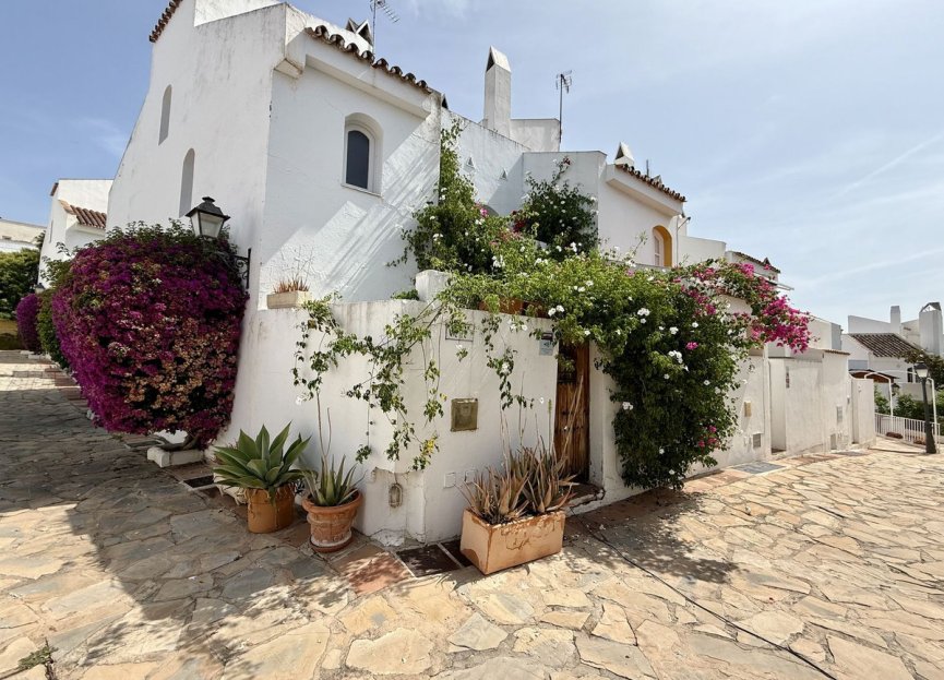 Resale - House - Townhouse - Marbella - Nueva Andalucia