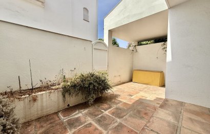 Resale - House - Townhouse - Marbella - Nueva Andalucia